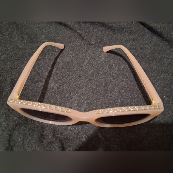 Round Nude Women’s Sunglasses with Gold Chain Accent main image 6